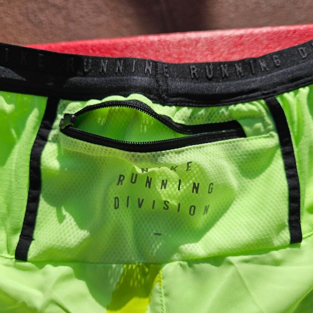 NEW short Nike RUNNING SIZE L - Picture 7 of 9